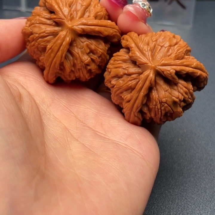 沈***扬吊坠文玩核桃白狮子