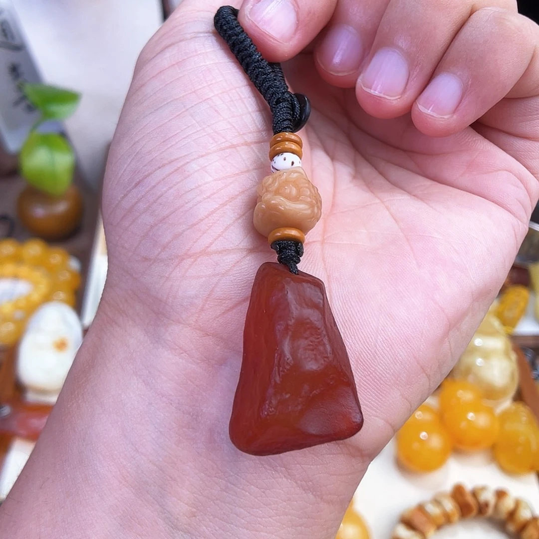 未镶嵌琥珀珠宝奇石