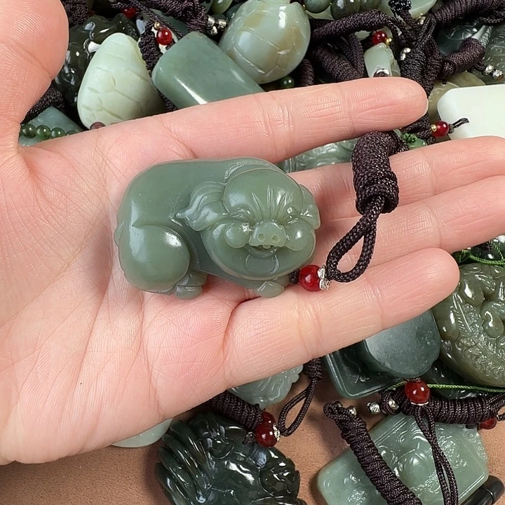 和田玉颈饰未镶嵌