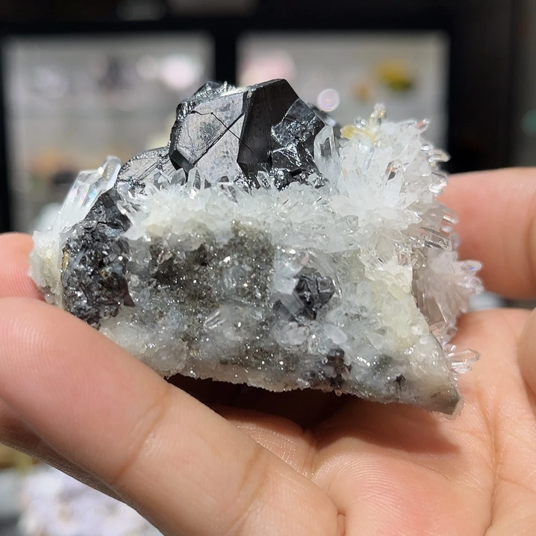 ****️石材铁闪锌与水晶共生