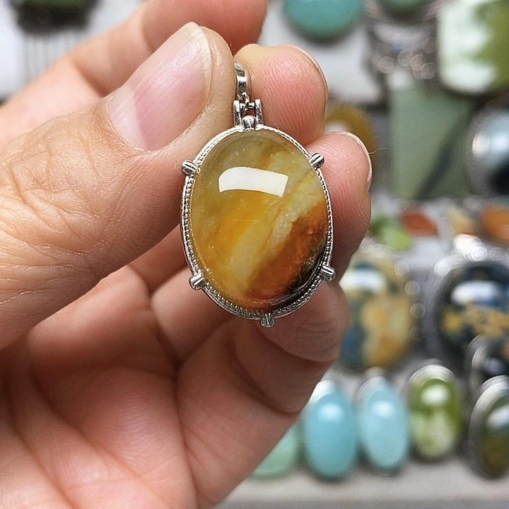 蛇纹石玉银S925镶嵌吊坠