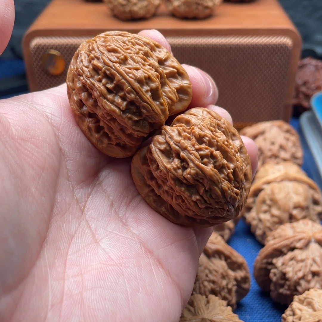 文玩核桃把件三角密纹