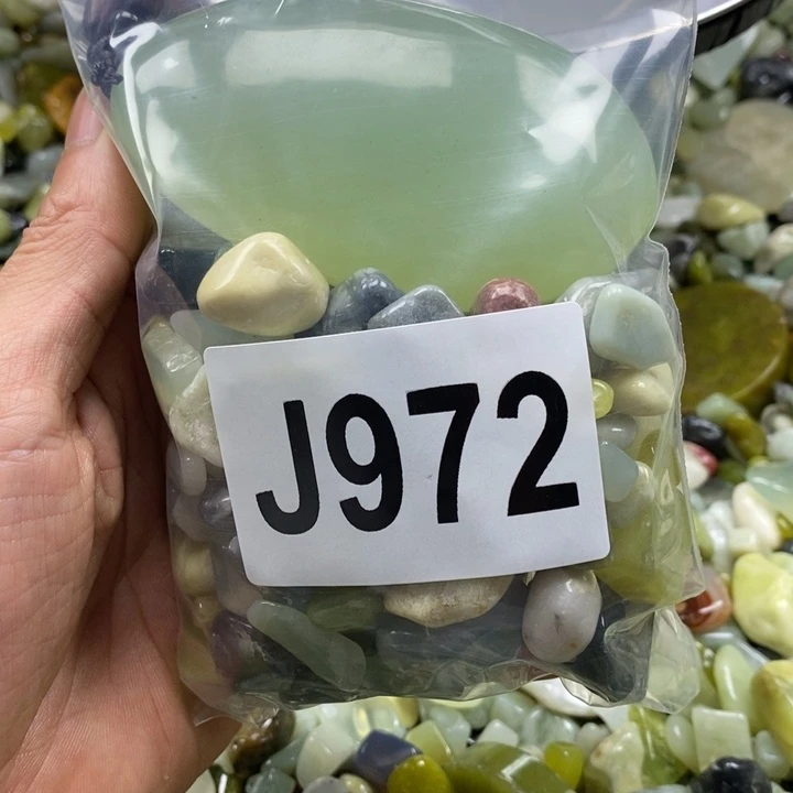 蛇纹石玉鱼缸石未镶嵌