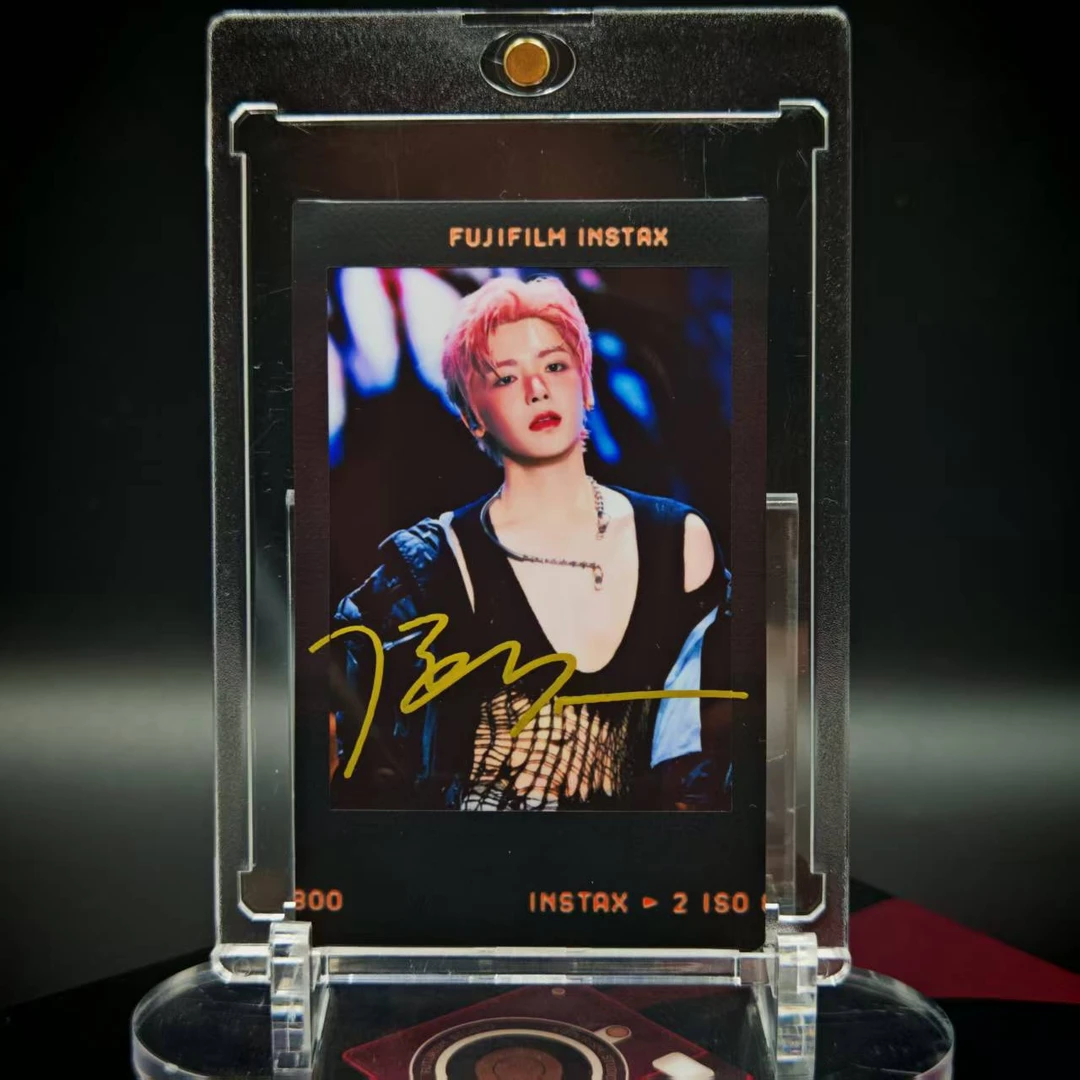 A212总【侯明昊】 签名正品拍立得照片 黑胶