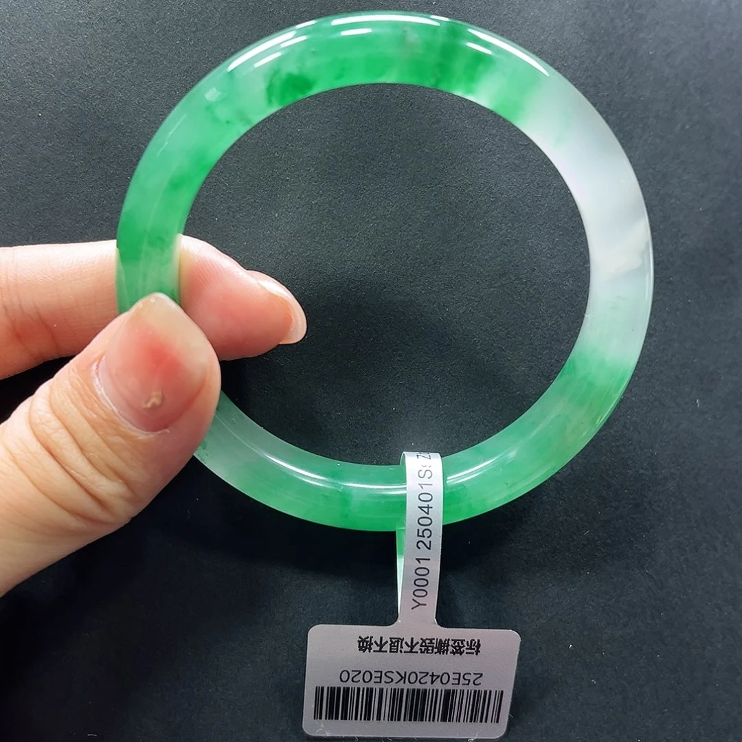 石英质玉手镯未镶嵌汤汤55