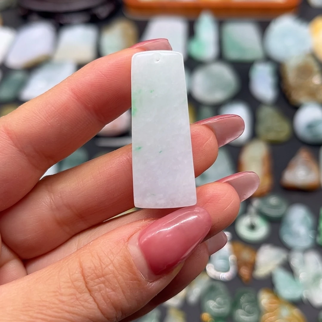 【闪购商品】翡翠颈饰未镶嵌无事牌