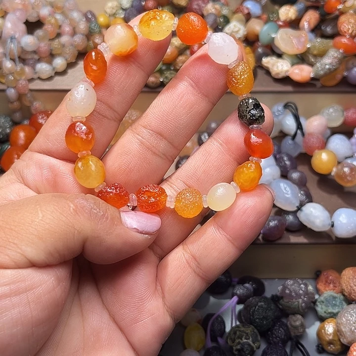 阿拉善彩玛瑙手串