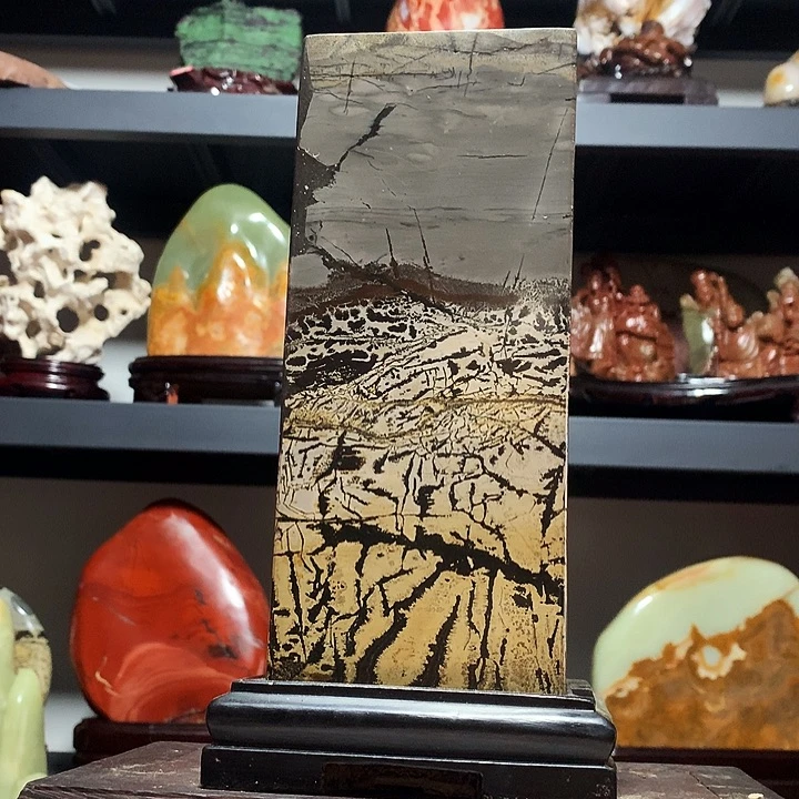 石材高25厘米宽13厘米