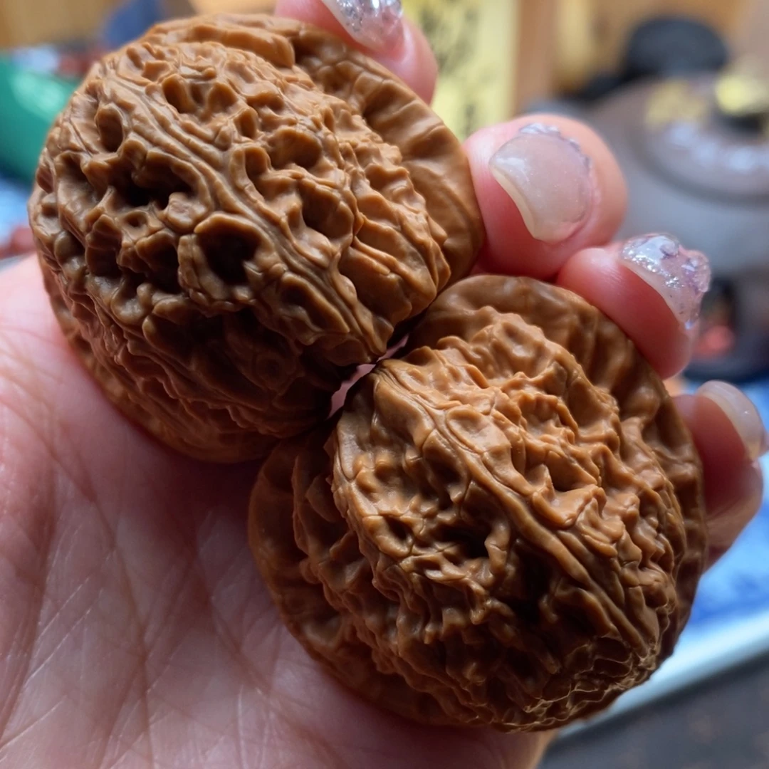 文玩核桃把件39尺寸全品三角白