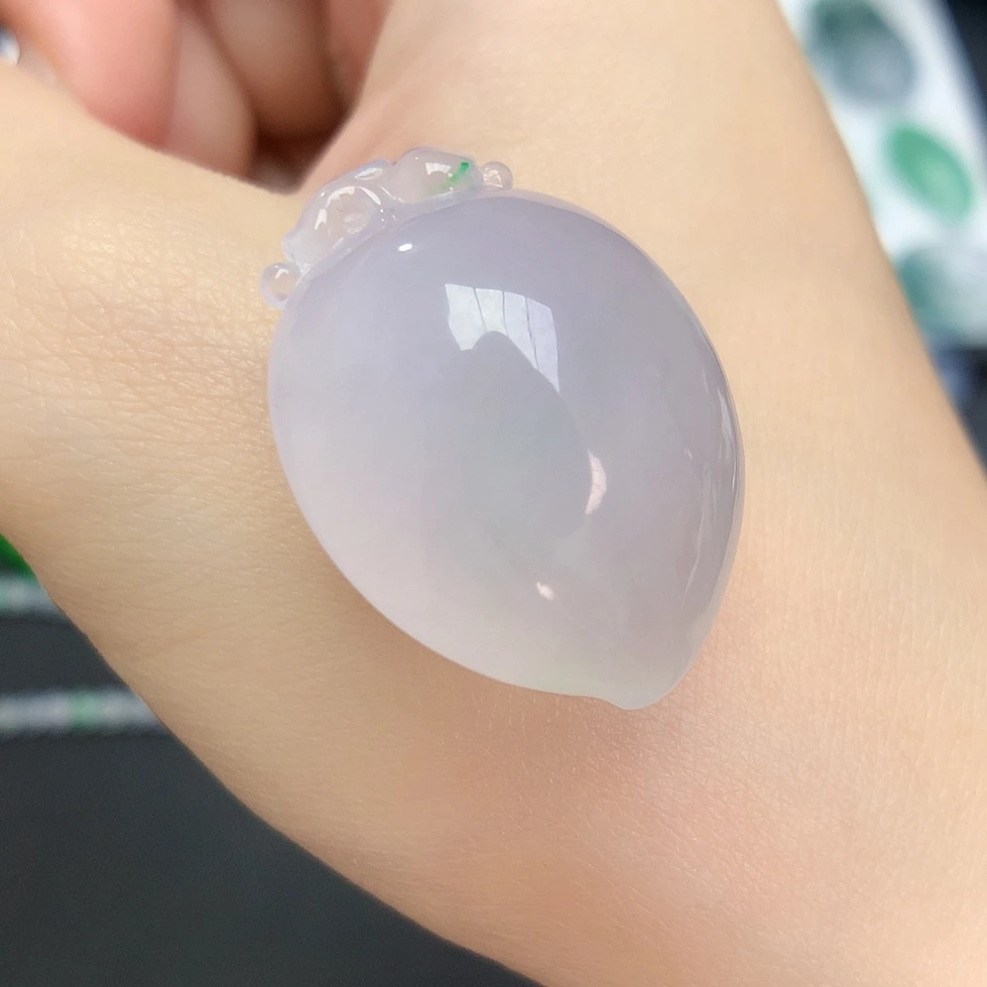 翡翠未镶嵌颈饰桃子