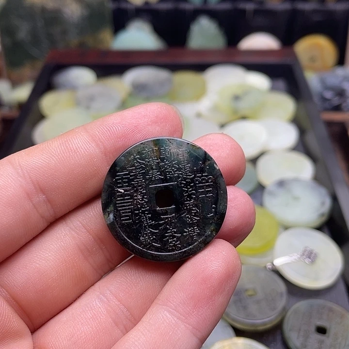 蛇纹石玉挂件未镶嵌明*