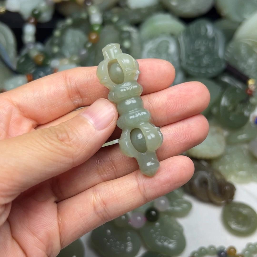 和田玉（糖玉）未镶嵌颈饰