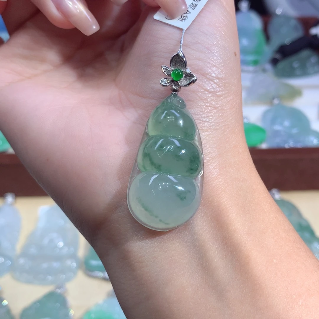 吊坠(不含链)18K金镶嵌翡翠
