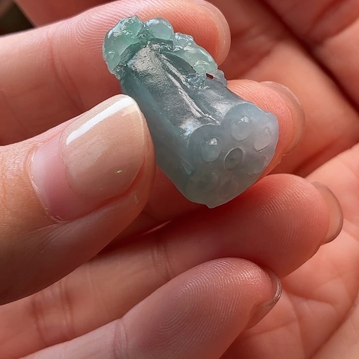 翡翠未镶嵌吊坠(不含链)天然A货翡翠