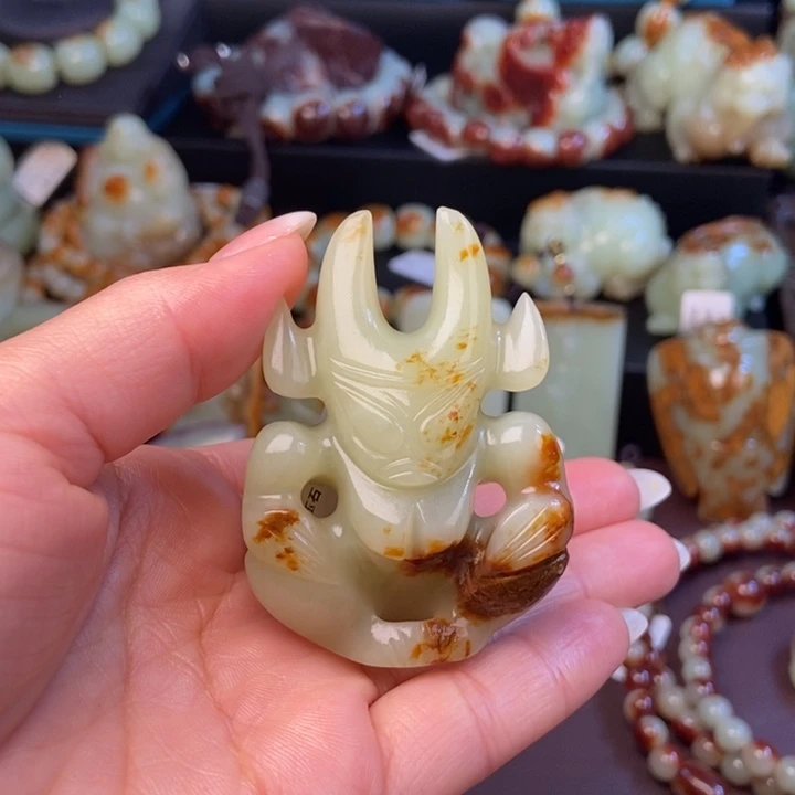 岫岩河磨玉（透闪石质玉）未镶嵌把件