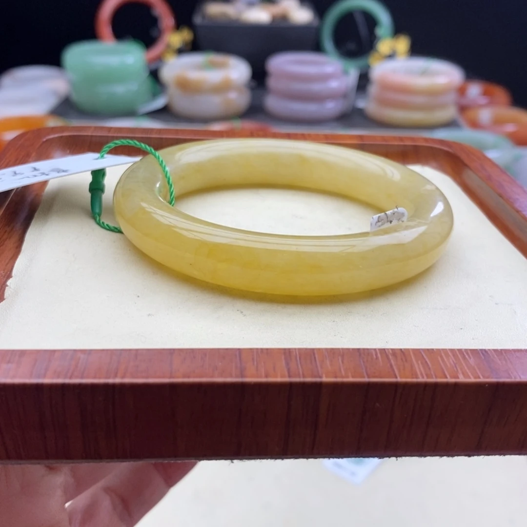 石英岩玉手镯未镶嵌
