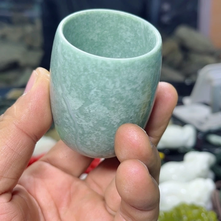 蛇纹石玉水杯未镶嵌