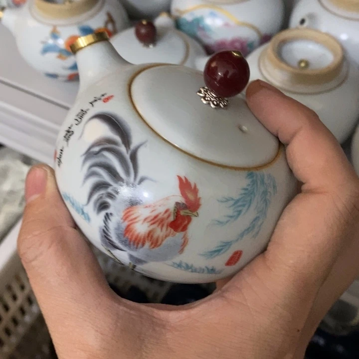 陶瓷艺术的艺术品及壶
