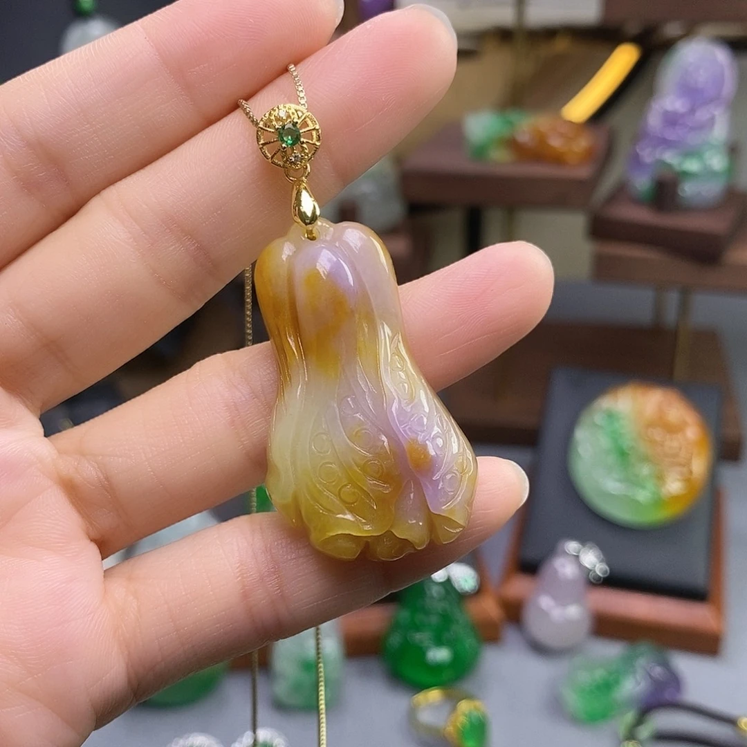 吊坠(赠链)未镶嵌翡翠