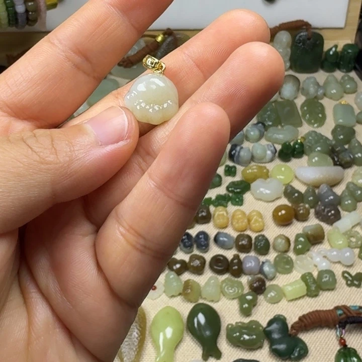 和田玉（糖玉）未镶嵌车挂