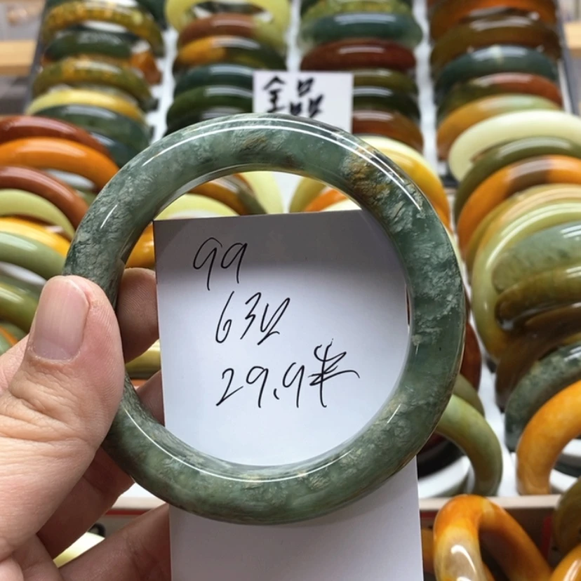 【闪购商品】蛇纹石玉手镯未镶嵌?****