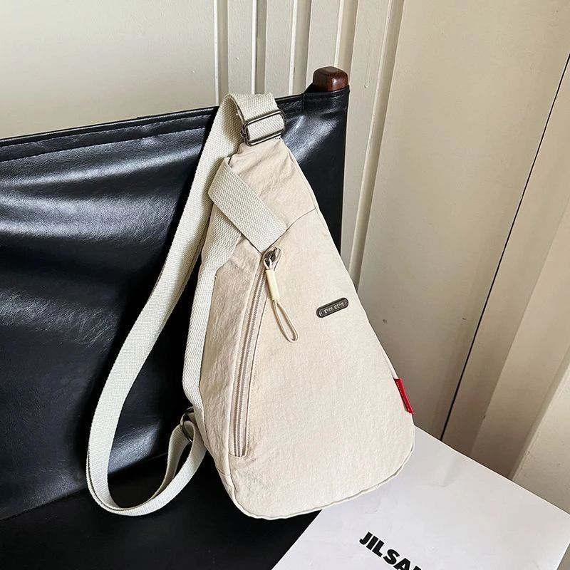 旅行胸包男女手机斜挎包包女生休闲百搭新款运动风腰包单肩小背包