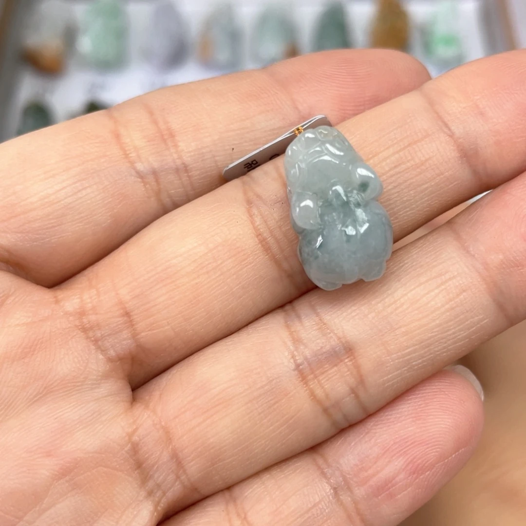 颈饰未镶嵌翡翠貔貅