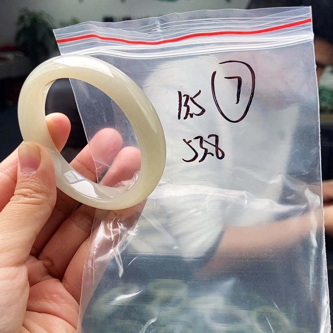 和田玉未镶嵌手镯颜色多样性发拍一发一