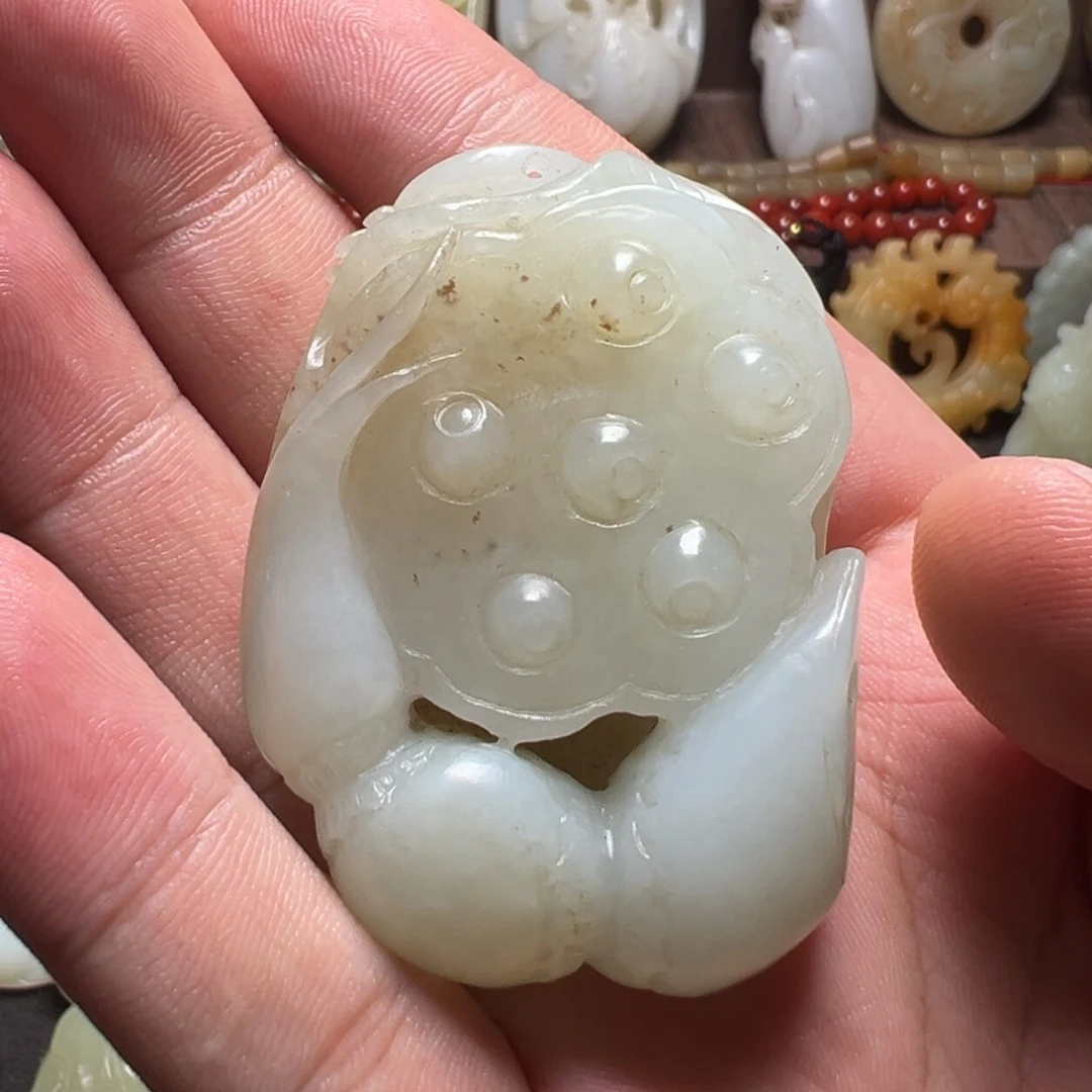 爱***瓷和田玉未镶嵌颈饰