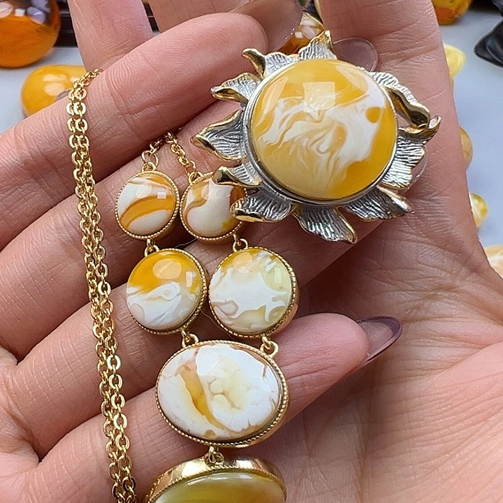 谭***谭蜜蜡未镶嵌珠宝奇石