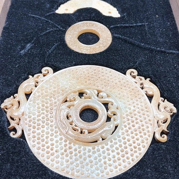 和田玉挂件未镶嵌九*