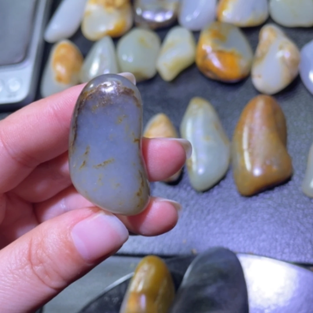 【闪购商品】颈饰未镶嵌和田玉（子料）