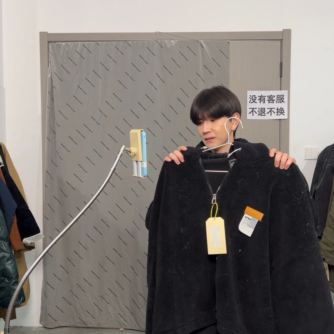 潮流时尚黑色羊羔绒外套l码