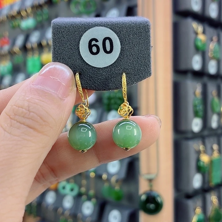 和田玉18K金镶嵌耳饰