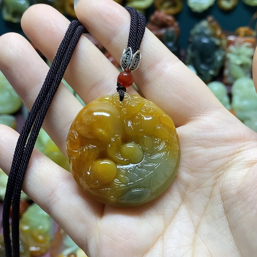 岫玉未镶嵌吊坠(赠链)