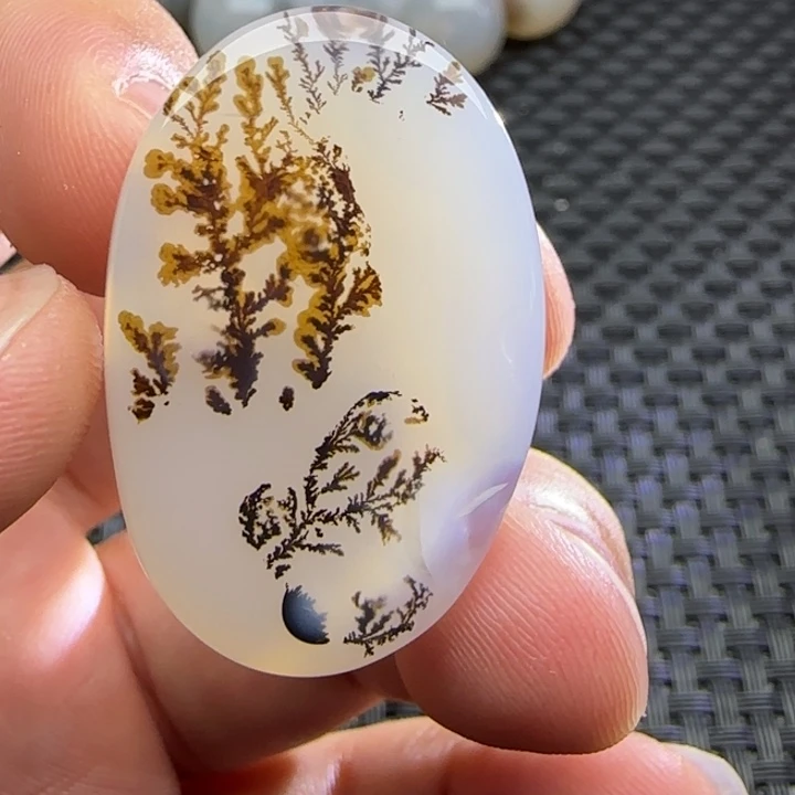 潘***鸣玛瑙/玉髓未镶嵌颈饰