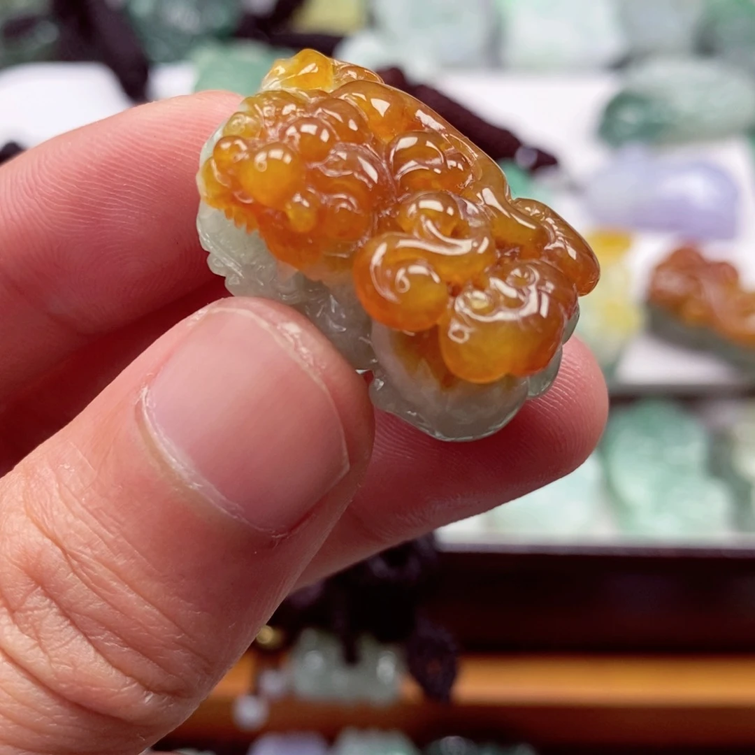 翡翠颈饰未镶嵌翡翠