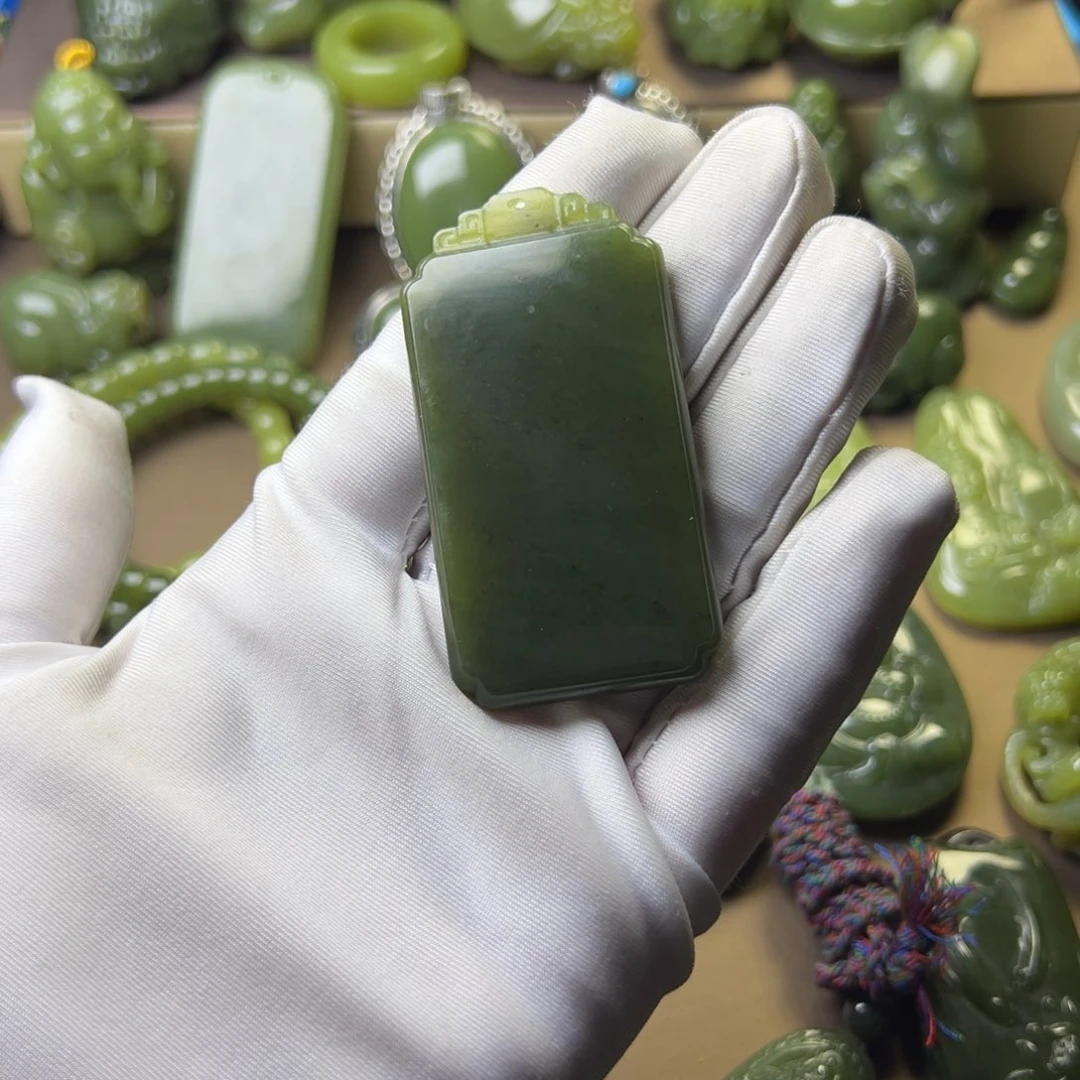 岫岩老玉（透闪石质玉）挂件未镶嵌