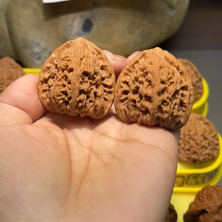 文玩核桃把件116号，40尺全品三角疆