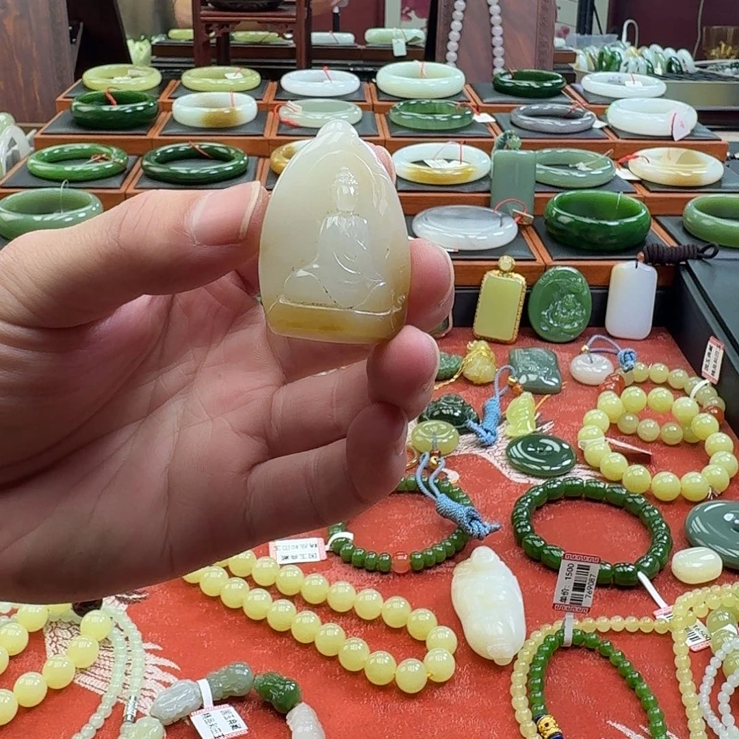 颈饰未镶嵌和田玉