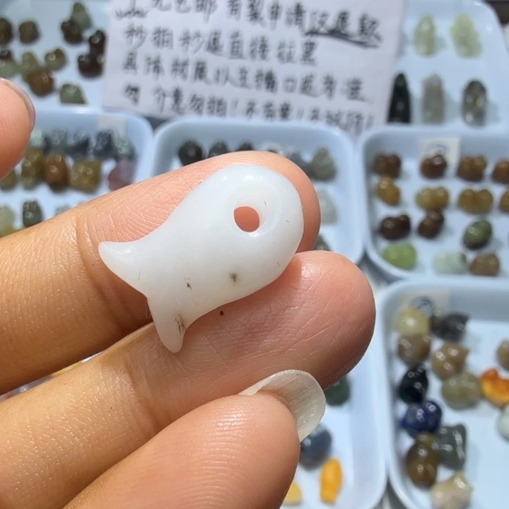 和田玉未镶嵌珠宝奇石