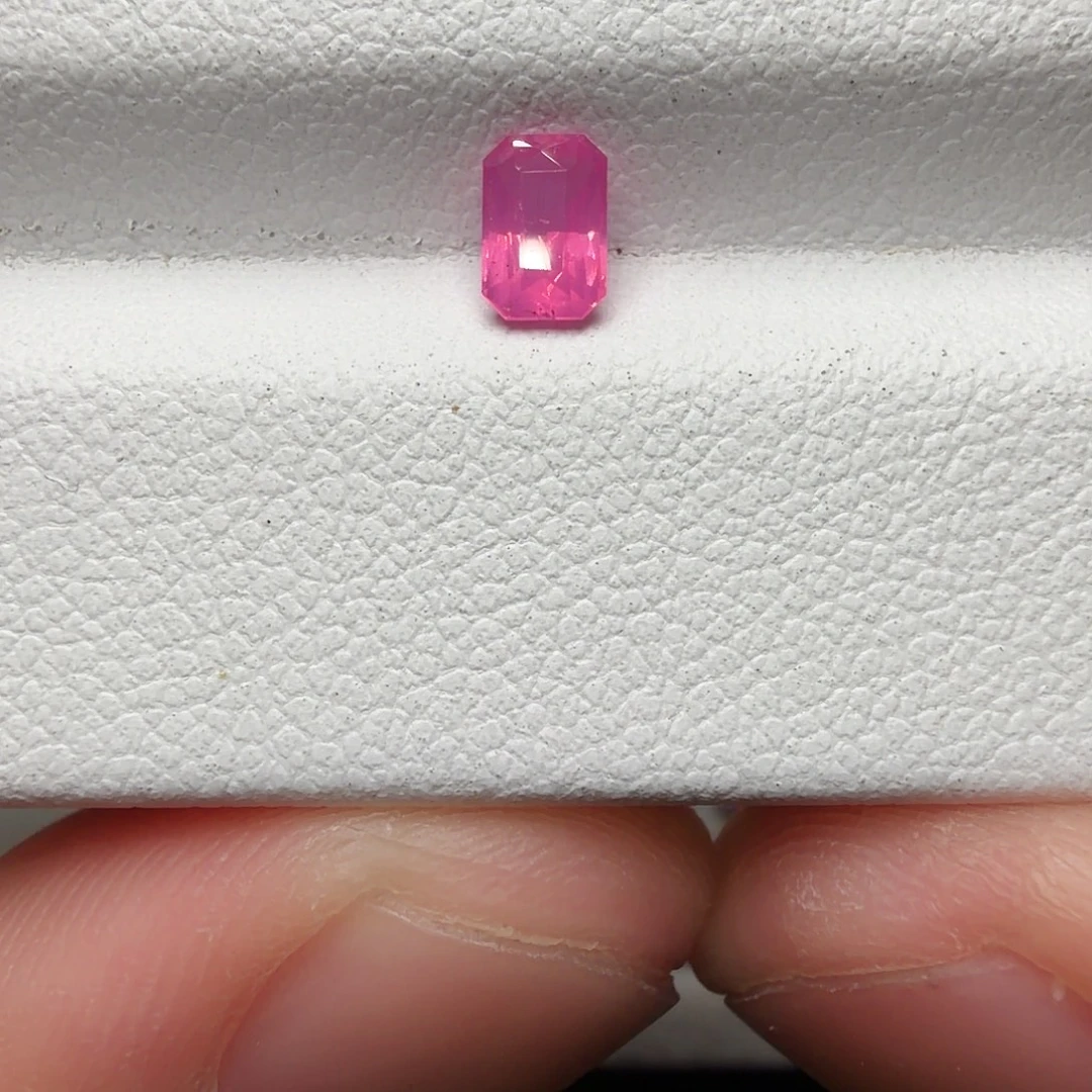 尖晶石裸石0.52ct马亨盖