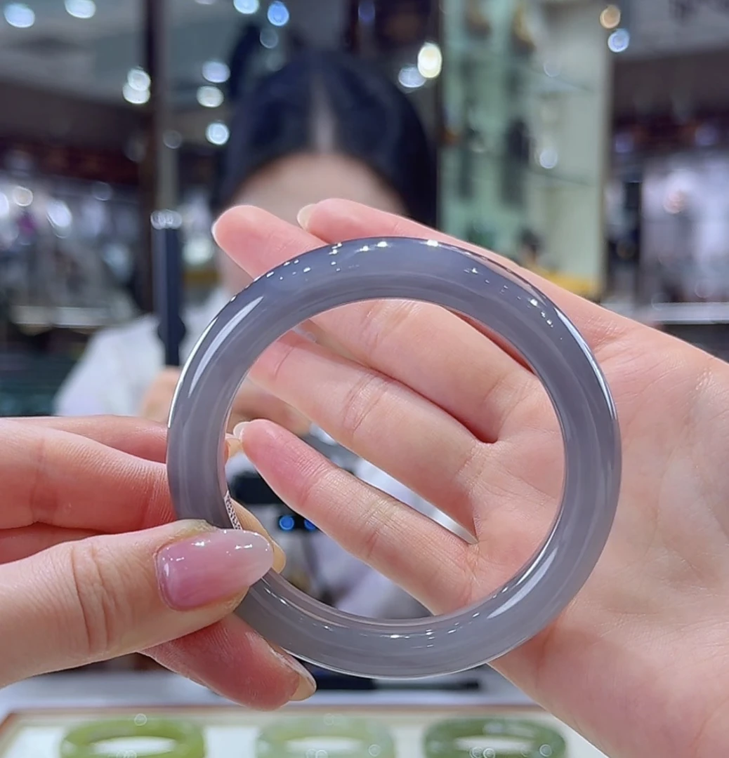 精品和田玉手镯 烟紫59