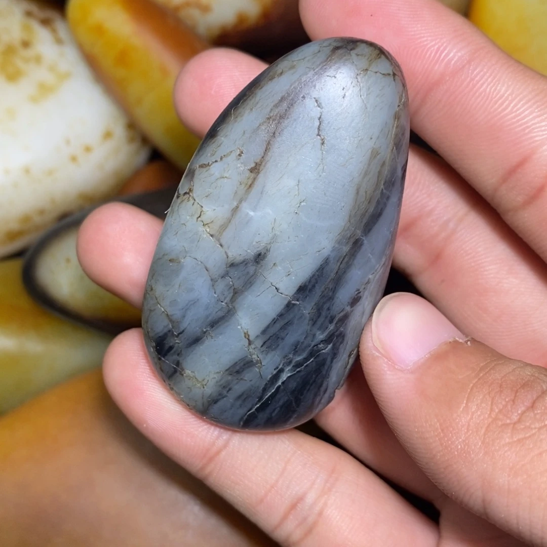 和田玉未镶嵌珠宝奇石