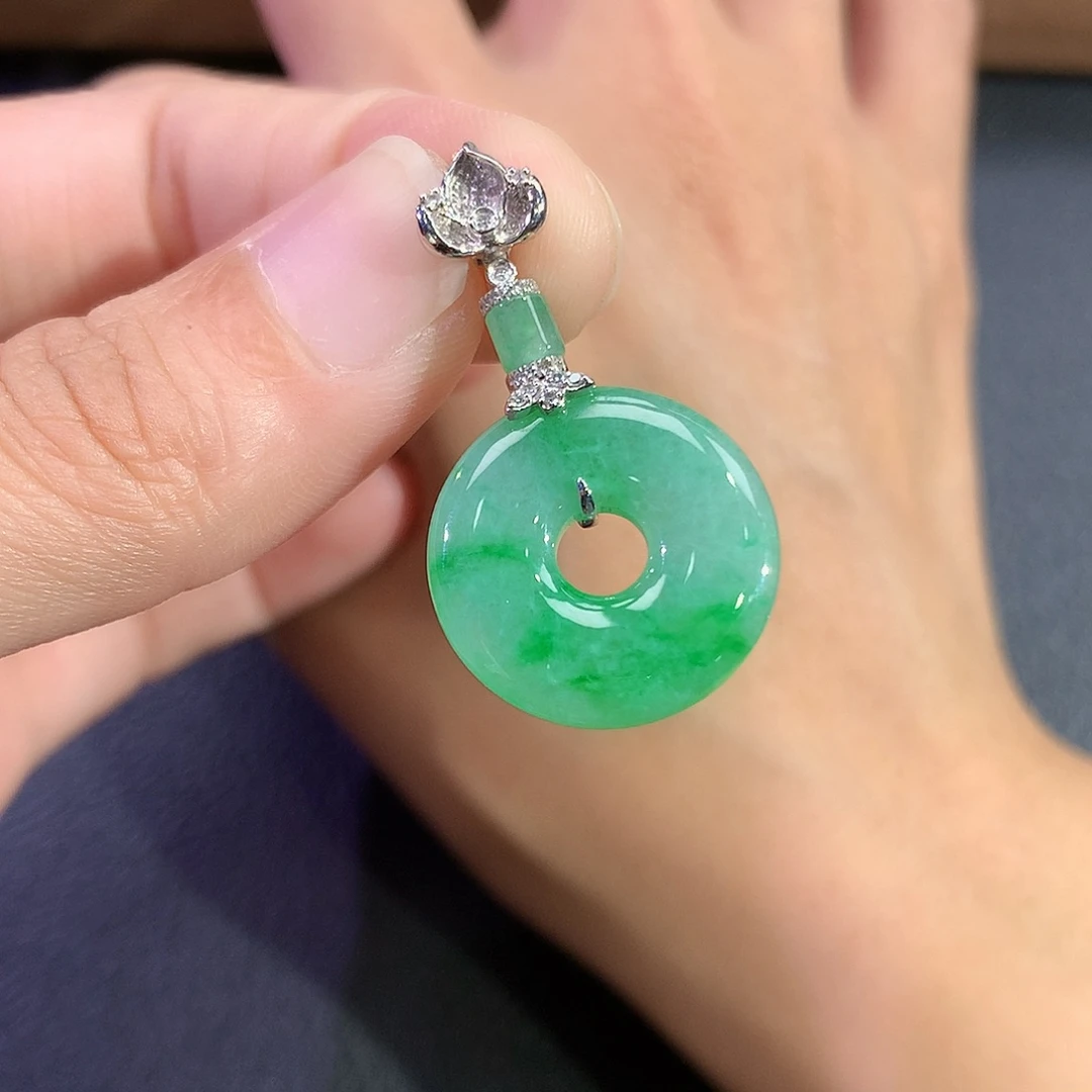 翡翠18K金镶嵌吊坠(赠链)