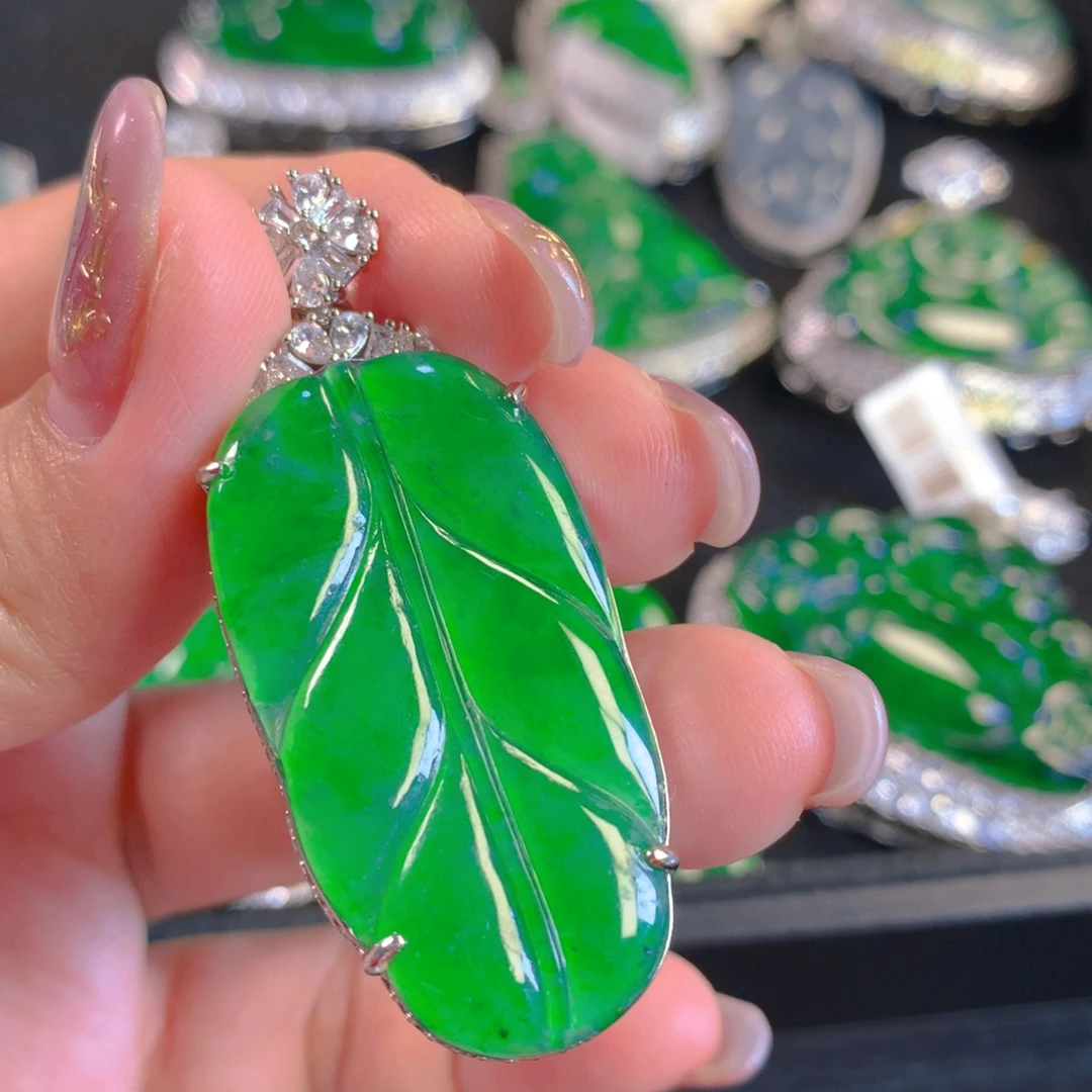 翡翠颈饰未镶嵌翡翠