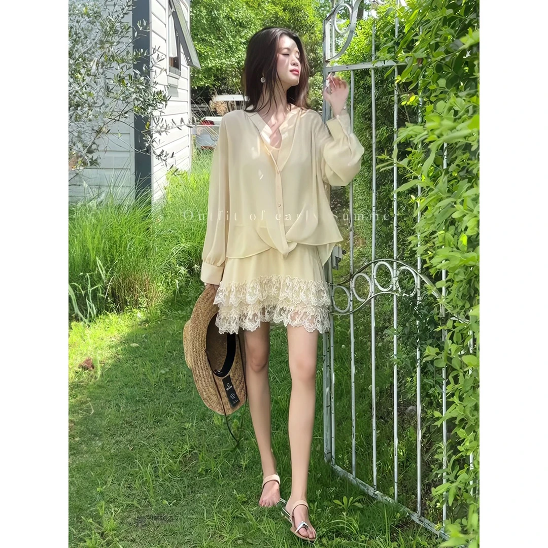 2025夏季新款韩系气质复古v领衬衫小众设计氛围纯欲慵懒风女装
