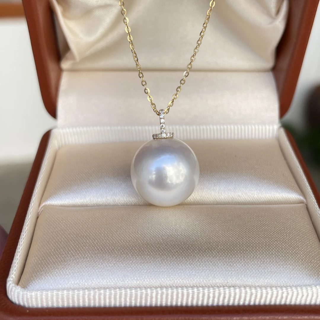 18k金澳白14-15mm冷银光海水珍珠吊坠正圆极光微瑕大气