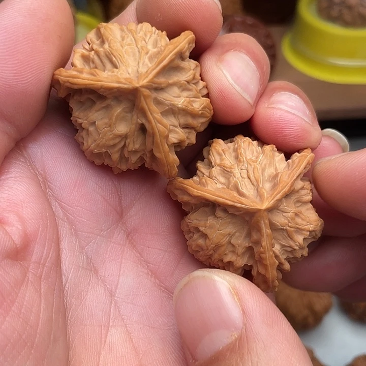 高***大文玩核桃吊坠盘山