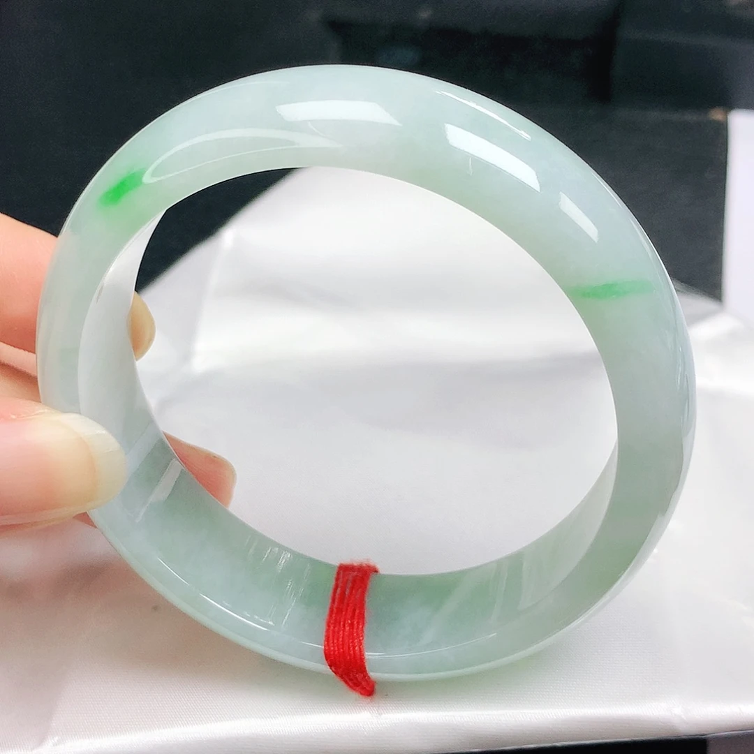 翡翠手镯未镶嵌正